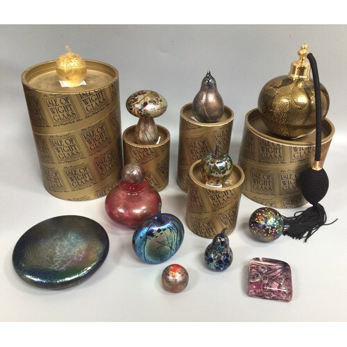 Eleven various items of Isle of Wight studio glass including...