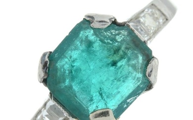Emerald & diamond dress ring