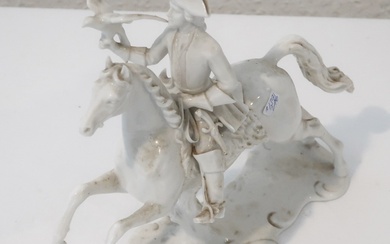 Falkner zu Pferd, figürliches Porzellan Nymphenburg, Höhe 18cm, beschädigt