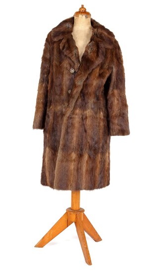 (-), long fur coat