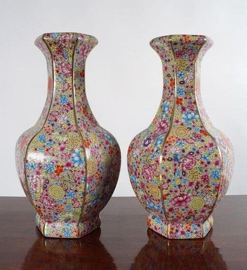 PAIR OF CHINESE QING PERIOD VASES
