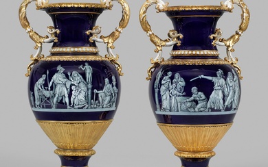 Paire de vases d'apparat Meissen avec émail de Limoges Sur un pied rond surélevé, corps...
