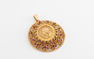 Pendant in 750 °/°° gold decorated with a medal of...