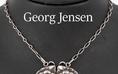 Pendentif GEORG JENSEN, 1901-08, argent 826, 2 cabochons d'agate verte, pur Art Nouveau, conception florale,...