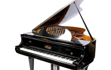 (-), Piano / grand piano in black case,...
