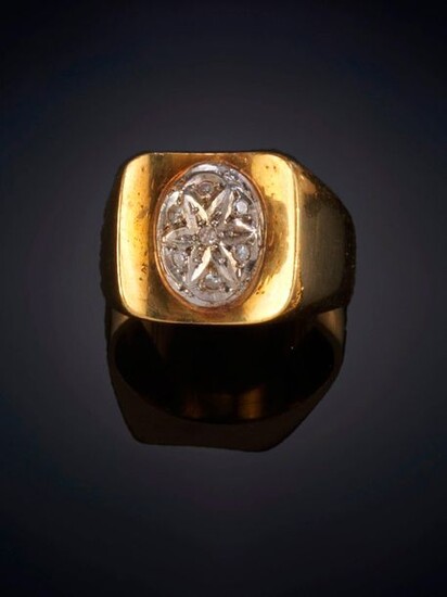 RING WITH OVAL OF BRIGHTNESS on a frame in 18k yellow gold Price: 225,00 Euros. (37.437 Ptas.)