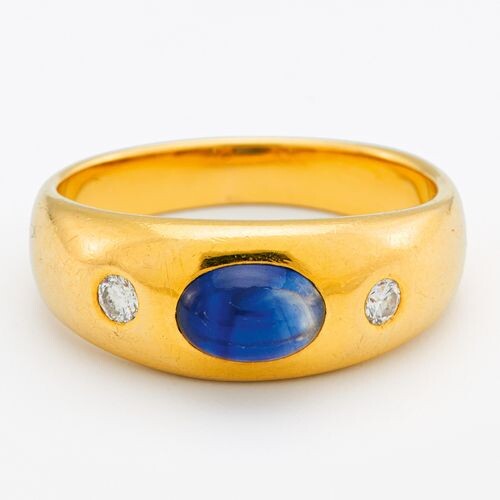 SAPPHIRE DIAMOND RING. Germany. Circa 1990. 585/- yellow gold, hallmark,...