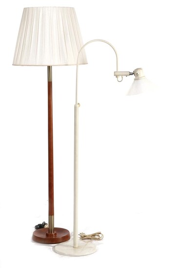 (-), Standing 3-light floor table lamp with wood...