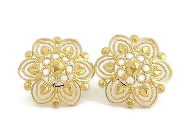 Vintage 1950's Filigree Flower Button Stud Earrings 22K Yellow Gold, 3.80 Grams