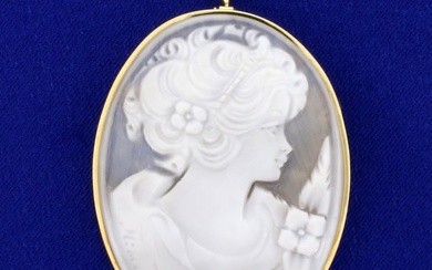 Vintage Cameo Pin or Pendant in 18K Yellow Gold