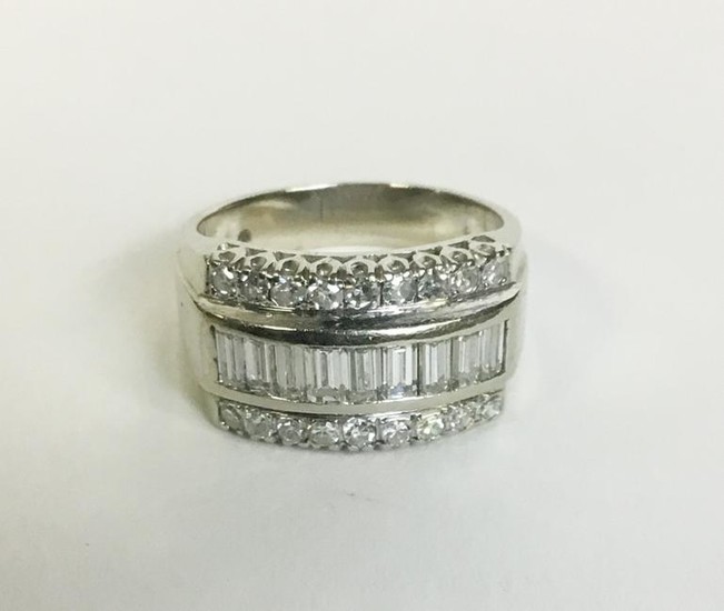 White Gold & Diamond Ring