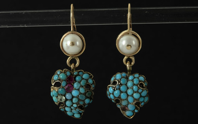 pair of vintage earrings in yellow gold