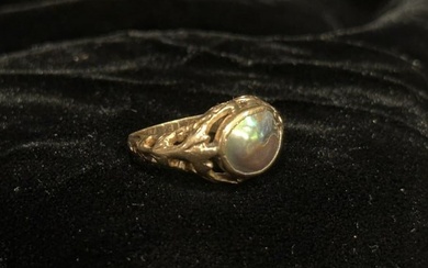10k Vintage Yellow Gold Oval Abalone Ring