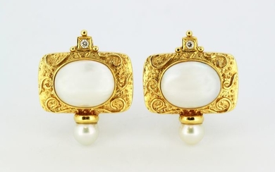 18 kt. Freshwater pearl, Gold - Earrings - Diamonds