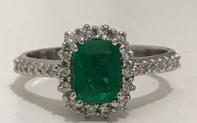 18 kt. White gold - Ring - 0.90 ct Emerald - Diamond