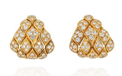 18K Yellow Gold Pyramid Pave Diamond Set Clip Earrings