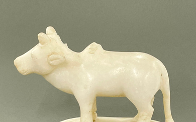 18TH/19TH INDIAN MARBLE BULL FIGURE.