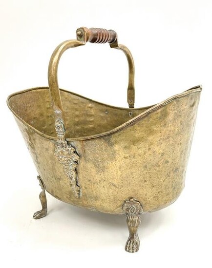 19TH C. FOOTED BRASS COAL SCUTTLE
