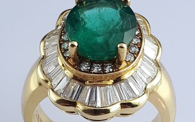 18 kt. Yellow gold - Ring - 6.46 ct Emerald - Diamond