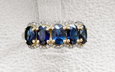 3.18 Carat Magnificent Natural Blue Sapphire and Diamonds Ring - 14 kt. Yellow gold - Ring - 3.18 ct Sapphire - Diamond