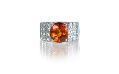 5.92 carats yellow sapphire & diamond ring, Report