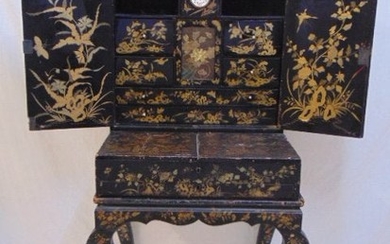 Chinese lacquered desk, gilt paint decorated, inlaid