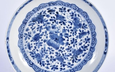 A 17TH/18TH CENTURY CHINESE BLUE AND WHITE PORCELAIN SAUCER DISH Kangxi, bearing Chenghua marks to b