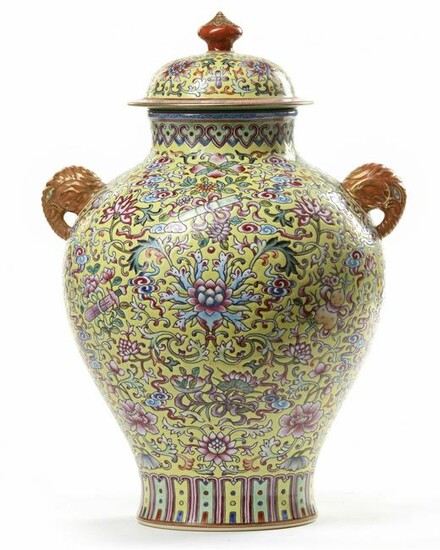 A CHINESE FAMILLE ROSE YELLOW-GROUND VASE, CHINA, 20TH