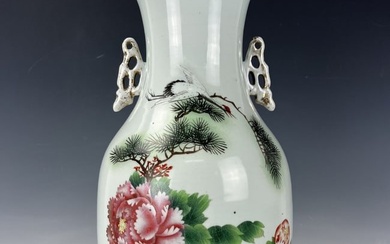 A Chinese Famille Rose Porcelain Big Vase Yuxingfa Mark
