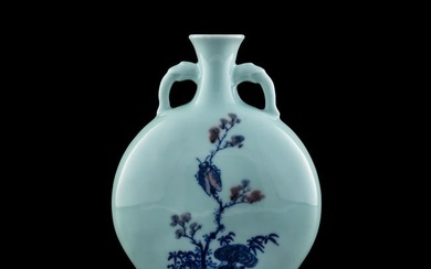 A Chinese blue and white with underglazed-red moonflask, Qianlong period, Qing dynasty