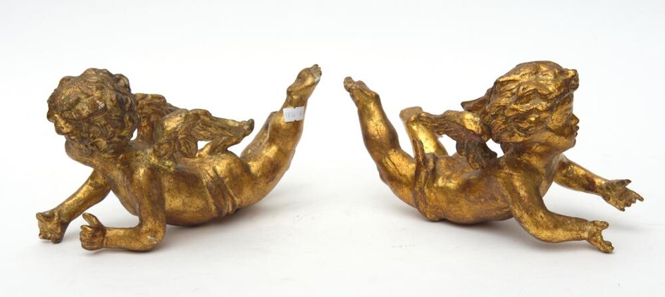 A PAIR OF 19TH CENTURY CARVED WOODEN GILDED FLORENTINE CHERUBS