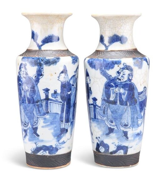 A PAIR OF CHINESE BLUE AND WHITE CRACKLE GLAZE VASES