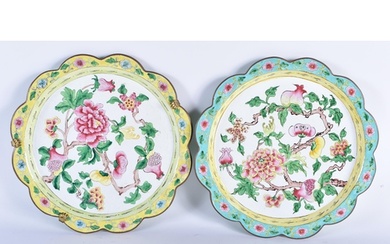 A PAIR OF EARLY 20TH CENTURY CHINESE CANTON ENAMEL LOBED PLA...