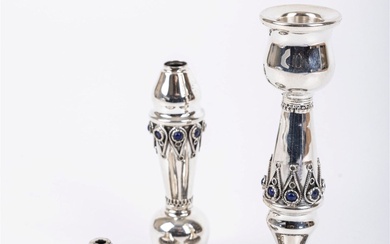 A PAIR OF STERLING SILVER CANDLESTICKS BY SHIMSHON BEN YECHEZKEL