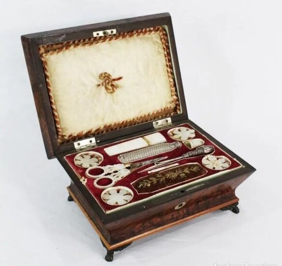 A Palais Royal sewing box - Mother of pearl, Wood - 1840