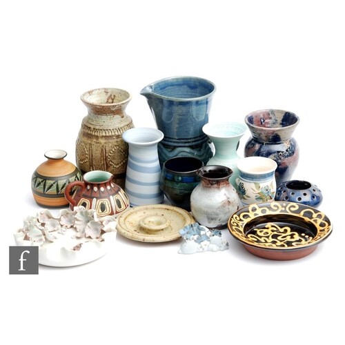 A collection of assorted later 20th Century studio pottery t...