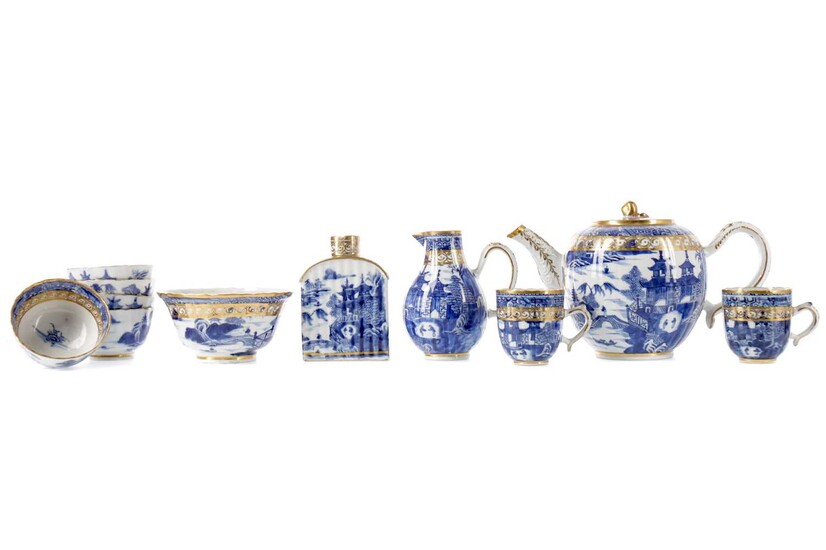AN EARLY 19TH CENTURY CHINESE PORCELAIN PART TEA SERVICE