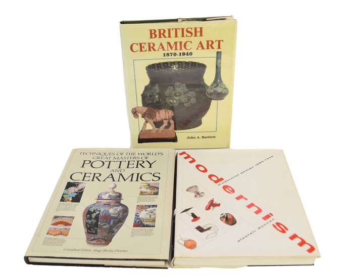 ATTERBURY, Paul, Moorcroft. A Guide to Moorcroft Pottery 1897-1993