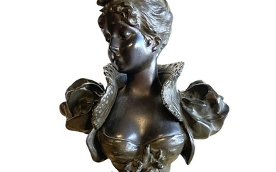 Antique Art Nouveau Womans Bust Decorative Art Statue