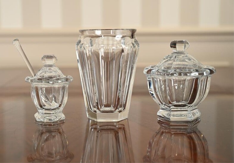 BACCARAT CRYSTAL TABLEWARE GROUPING
