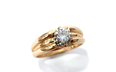 BRILLIANT-CUT DIAMOND SOLITAIRE RING. 18K YELLOW GOLD FRAME AND 18K WHITE GOLD VIEWS. NO. 21.