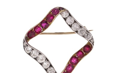 Brooch Late Victorian 15kt. gold and silver with old cut - diamonds and rubies