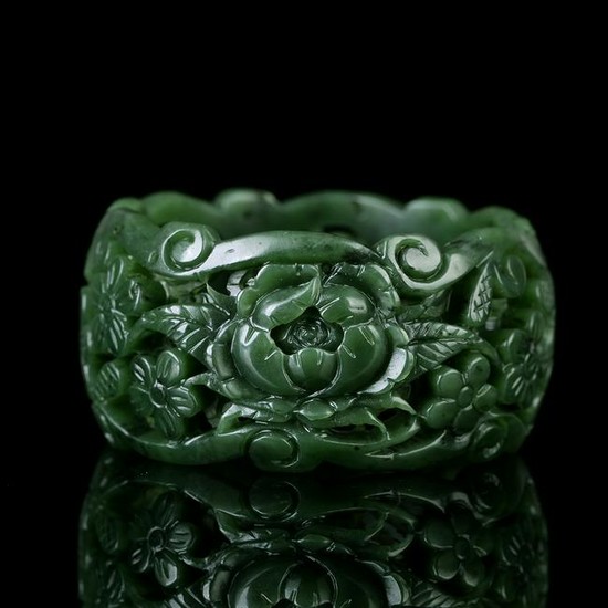 Chinese Hetian Green Jade Bracelet