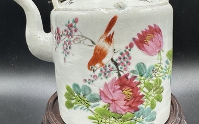 Chinese porc teapot with red bird