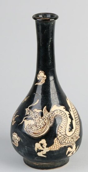 Chinese porcelain vase with black crackle glaze and