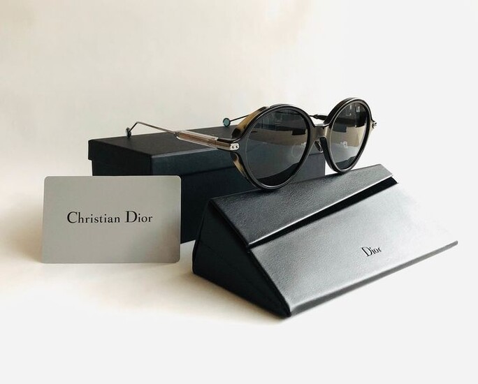 Christian Dior - DIORUMBRAGE-L9R 52, Black Ruthenium, Dark lenses, *New & Unused - Sunglasses