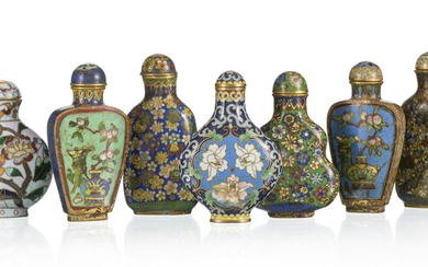 Collection de 7 flacons à priser en émaux cloisonnés, Chine, XIX-XXe s., tailles diverses