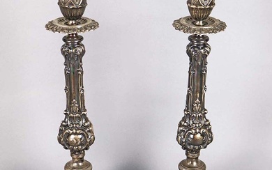 Coppia di candelieri in argento