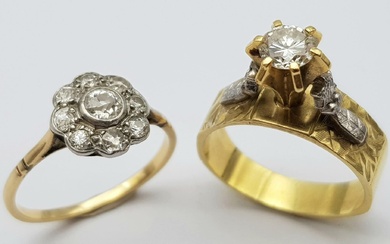 Deux bagues en or jaune 18K et diamant de style différent. Solitaire en diamant rond...