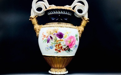 E.A.Leuteritz - Meissen - First Choice - Artwork Amphora (38,5 cm) - ca 1860 - Vase - Hand Painted Porcelain